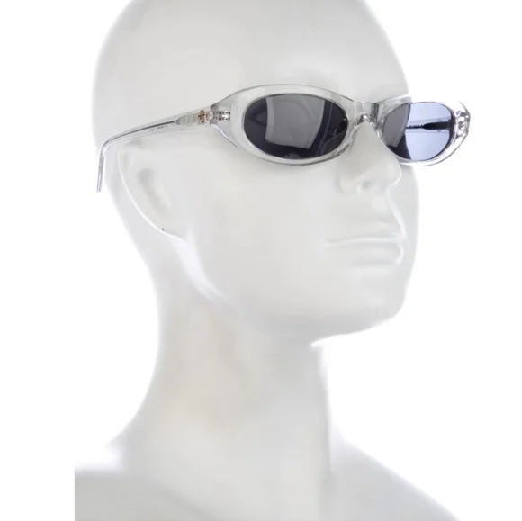 Roberi & Fraud Cat-Eye Sunglasses Roberi & Fraud Cat-Eye Tinted Sunglasses - Black Sunglasses  main image 4